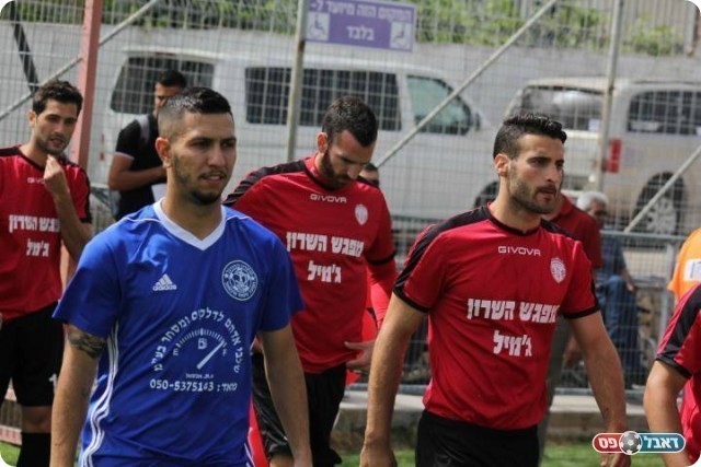 שחקני שתי הקבוצות (דאפר מחאמיד)